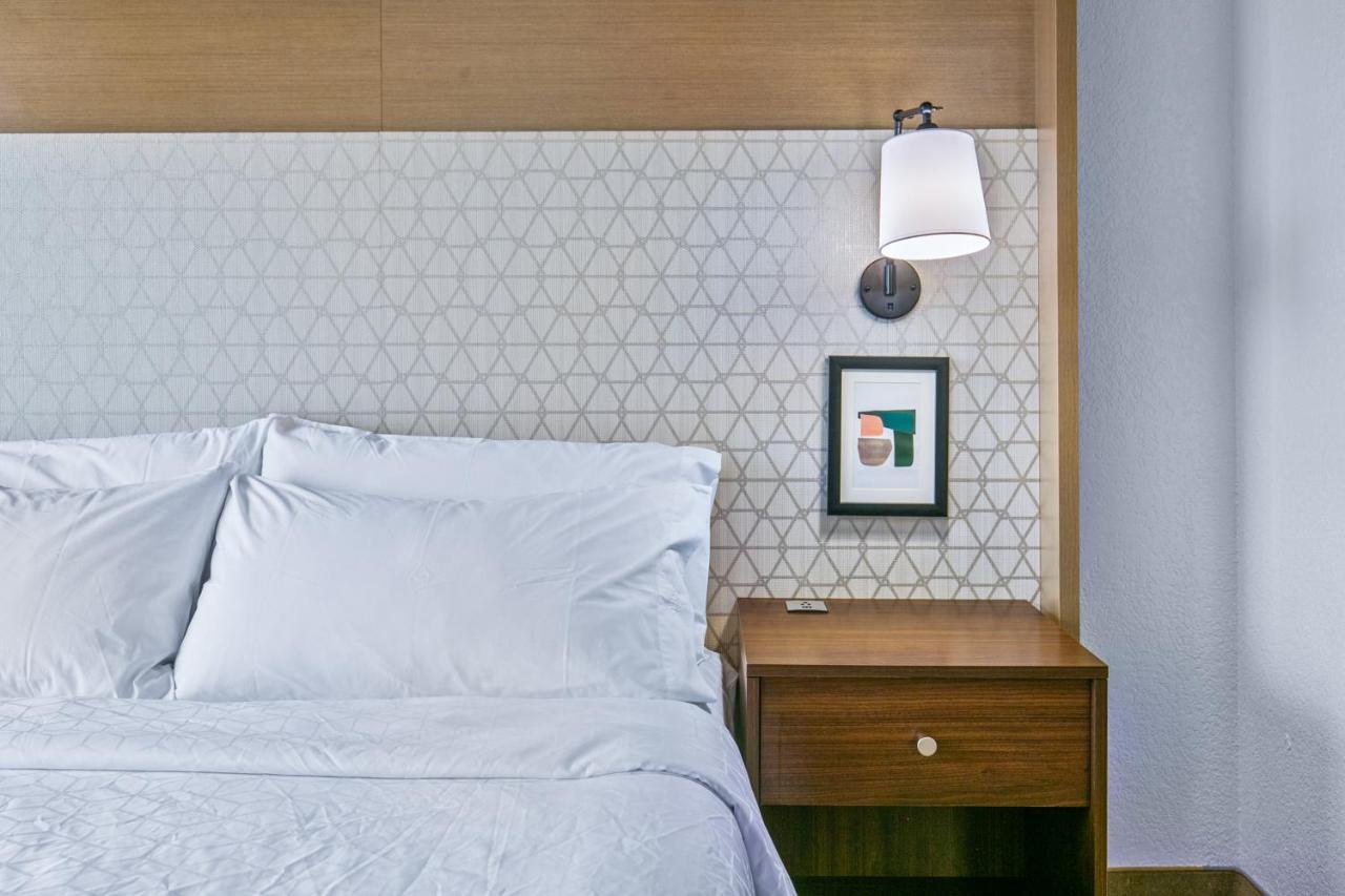 Holiday Inn Express Hotel & Suites Lucedale By Ihg Exteriör bild