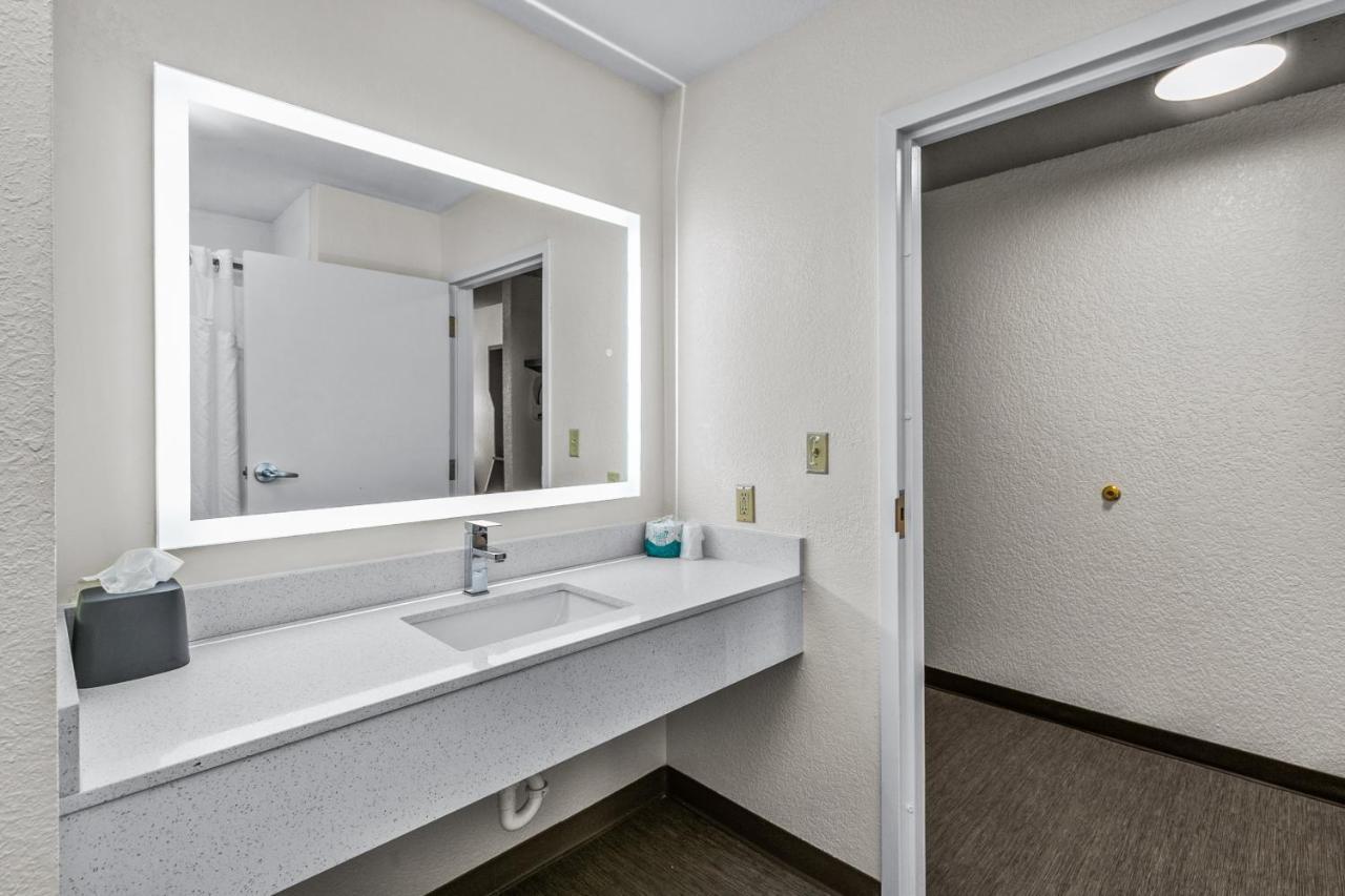 Holiday Inn Express Hotel & Suites Lucedale By Ihg Exteriör bild