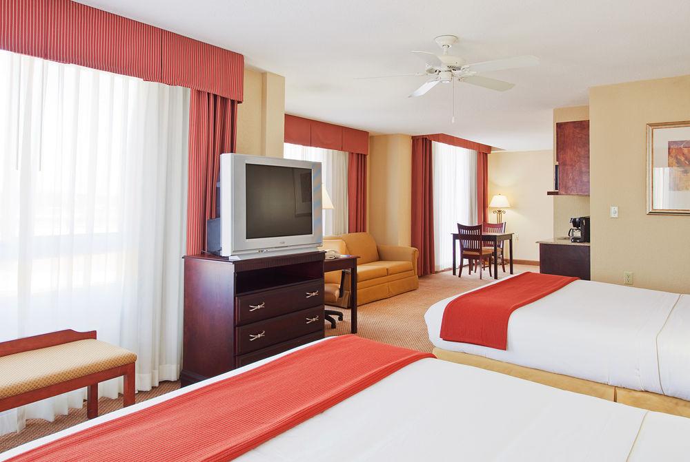 Holiday Inn Express Hotel & Suites Lucedale By Ihg Exteriör bild