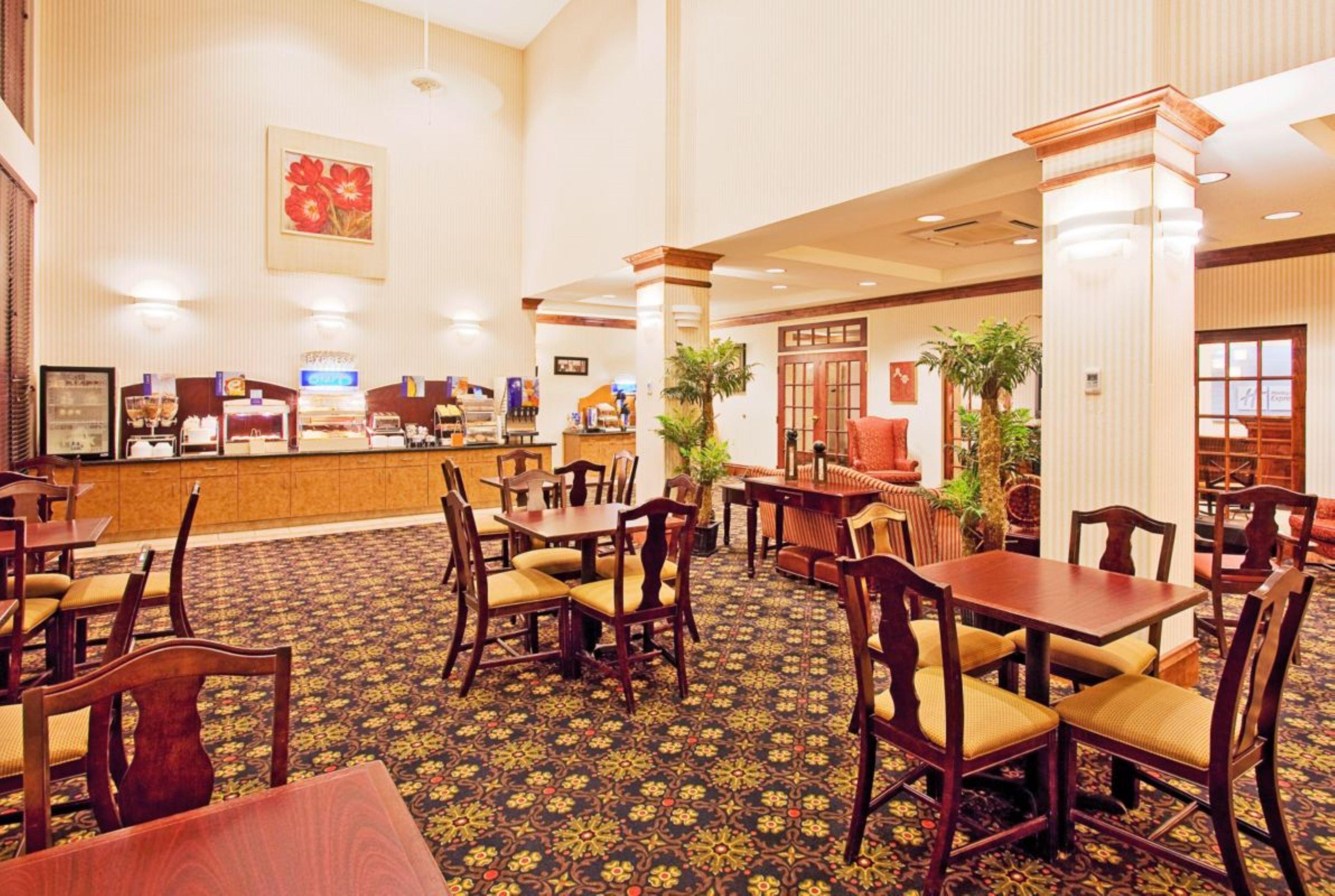 Holiday Inn Express Hotel & Suites Lucedale By Ihg Exteriör bild