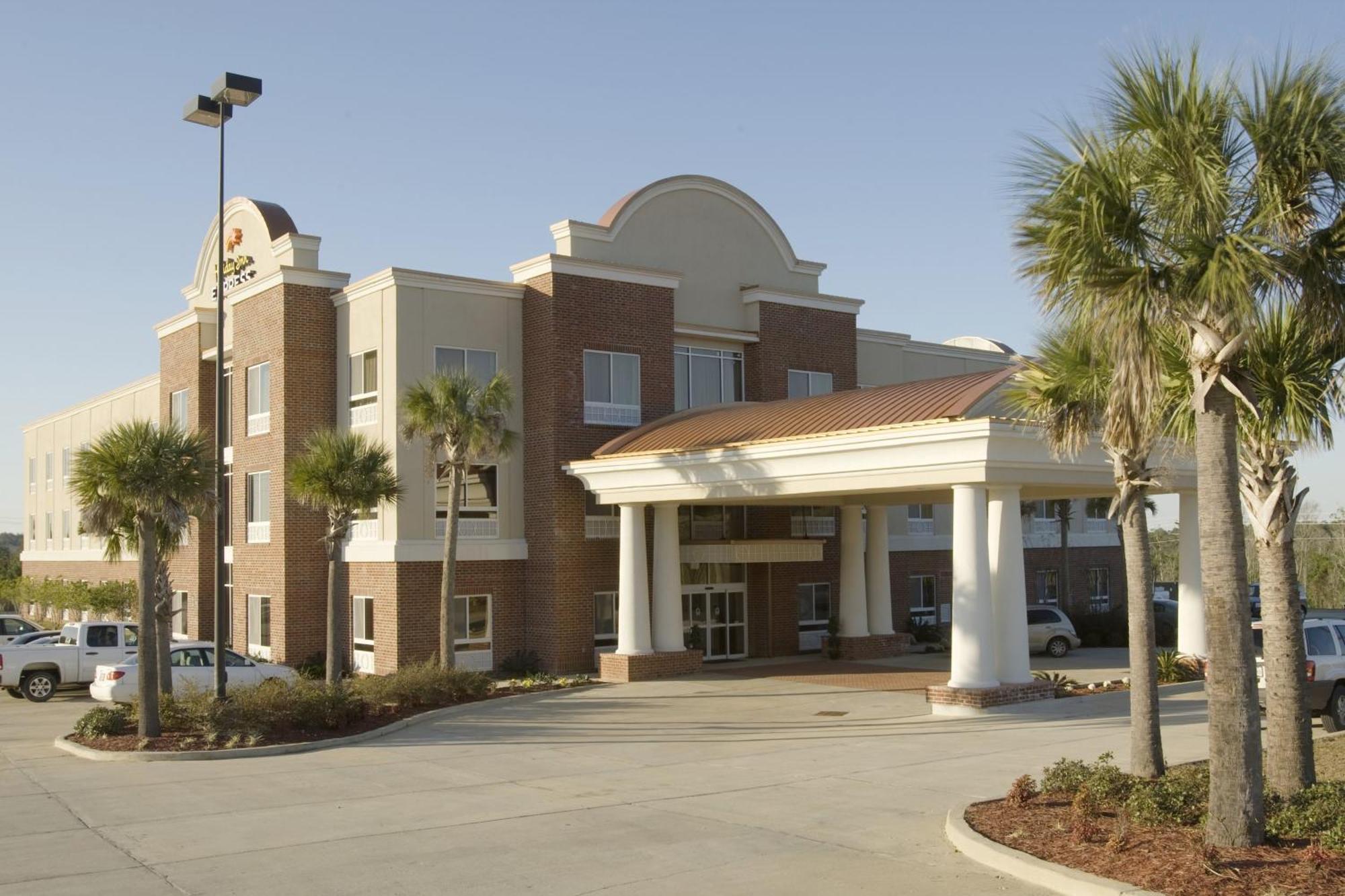Holiday Inn Express Hotel & Suites Lucedale By Ihg Exteriör bild