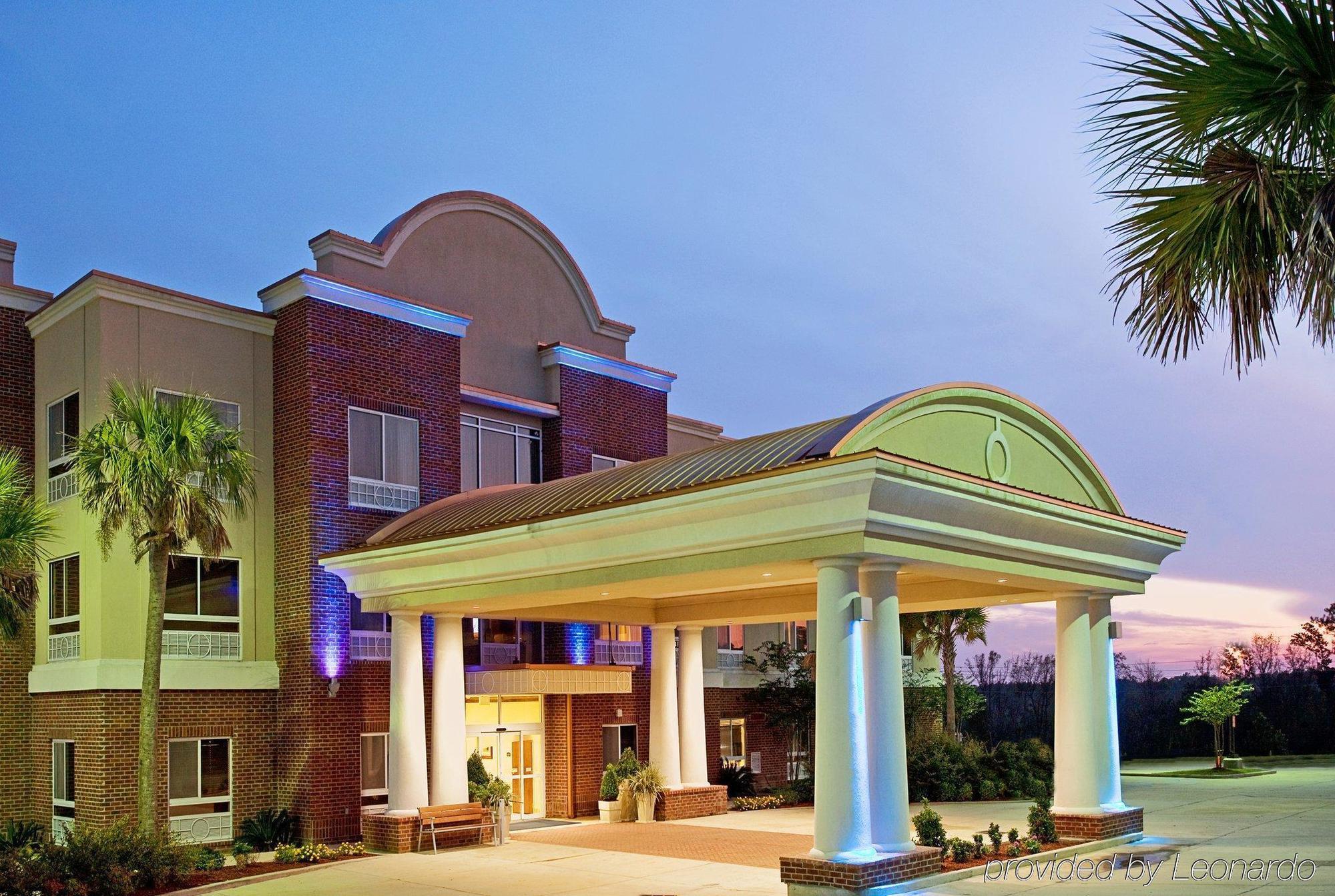 Holiday Inn Express Hotel & Suites Lucedale By Ihg Exteriör bild